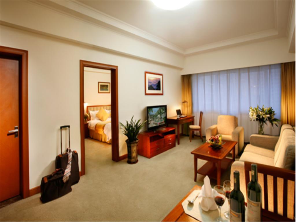 Kerren Hotel Dalian Exteriör bild